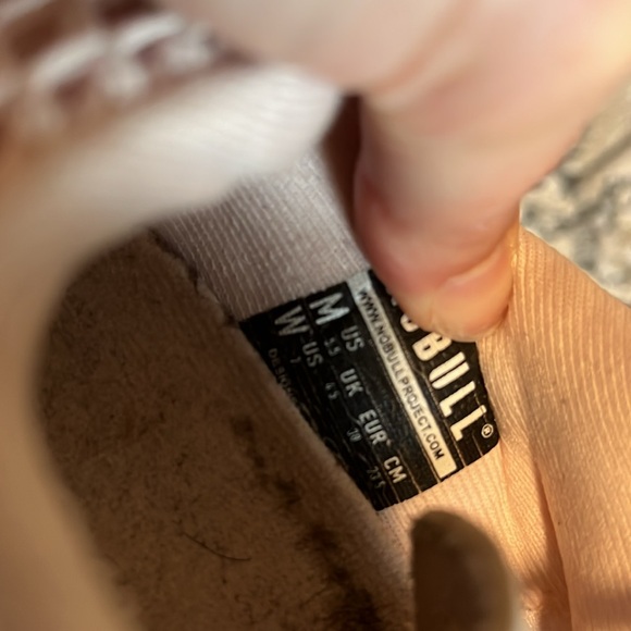 Lightly worn size 7 pink no bull runners - Picture 3 of 4